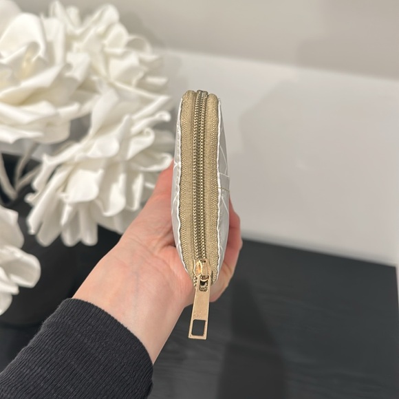 Lightweight Foldable Tote - Picture 13 of 15